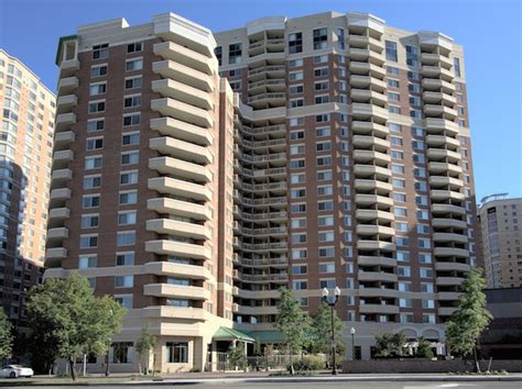 Quincy Plaza is located on Fairfax Drive between the Ballston and Virginia Square neighborhoods. . 3900 fairfax drive